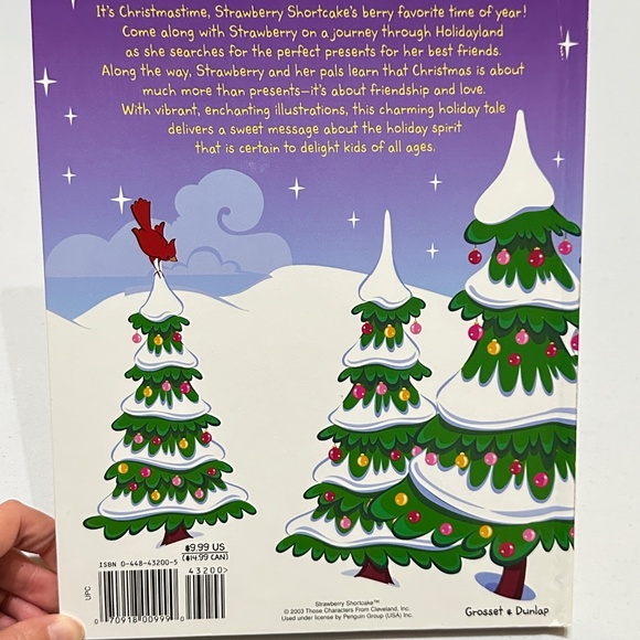 Vintage 2003 Strawberry Shortcake's Berry Merry Christmas Book with Hard Cover - Picture 2 of 15